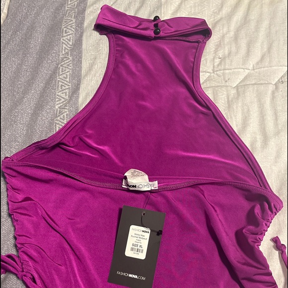 Sexy turtleneck ruched bodysuit in magenta.fashionova size xl - Picture 2 of 5
